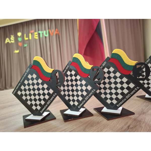 Apdovanojimas, statulėlė šaškių varžybų nugalėtojams. Su graviruotu tekstu.