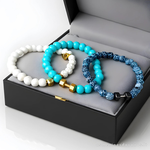 Graviruota apyrankė pagaminta iš natūralaus akmens rutuliukų.