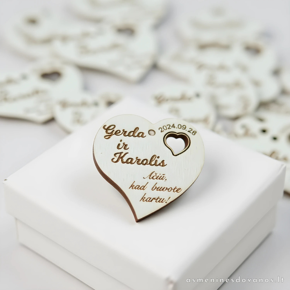 Graviruota medinė širdelė vestuvėms, Valentino dienai paminėti, keli dydžiai
