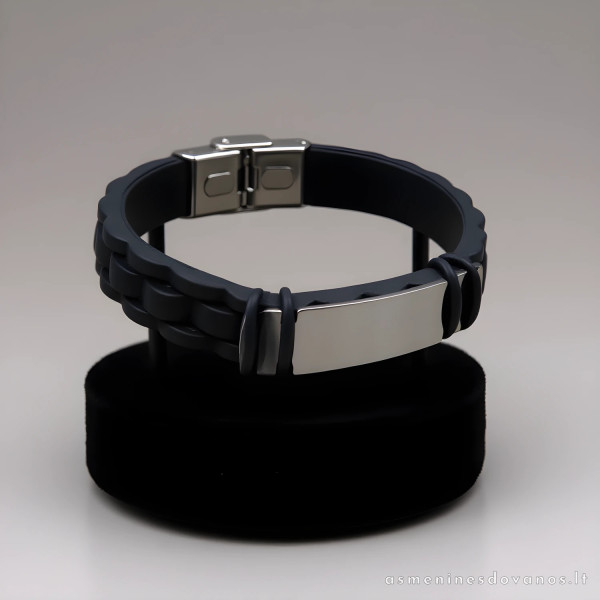 Graviruota pinta apyrankė, kaustyta nerūdijančio plieno plokštele.