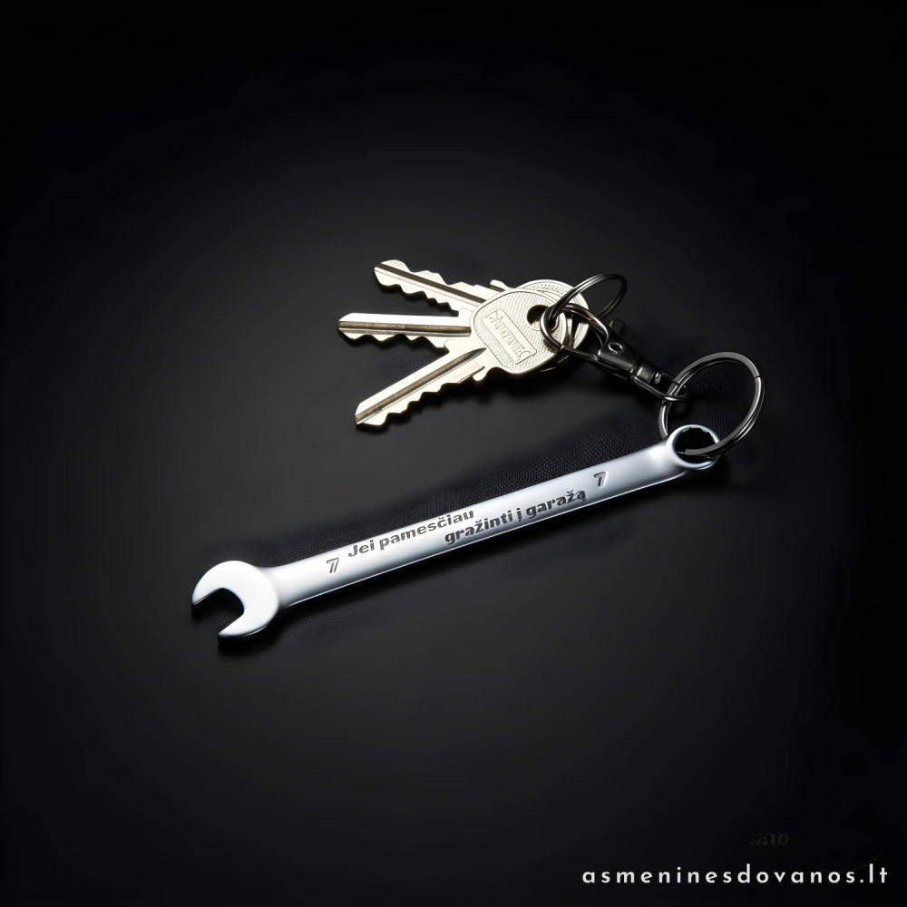 Raktų pakabukas veržliaraktis graviruotas tekstas, prie raktų.