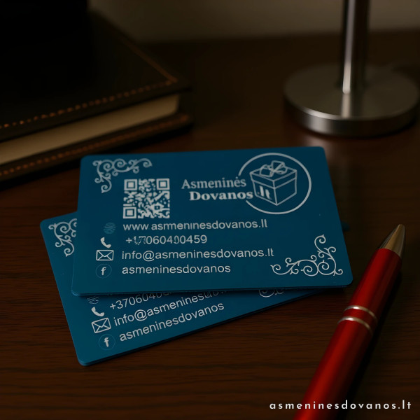 Metalinė Vizitinė kortelė su graviruotu QR kodu ir rekvizitais.