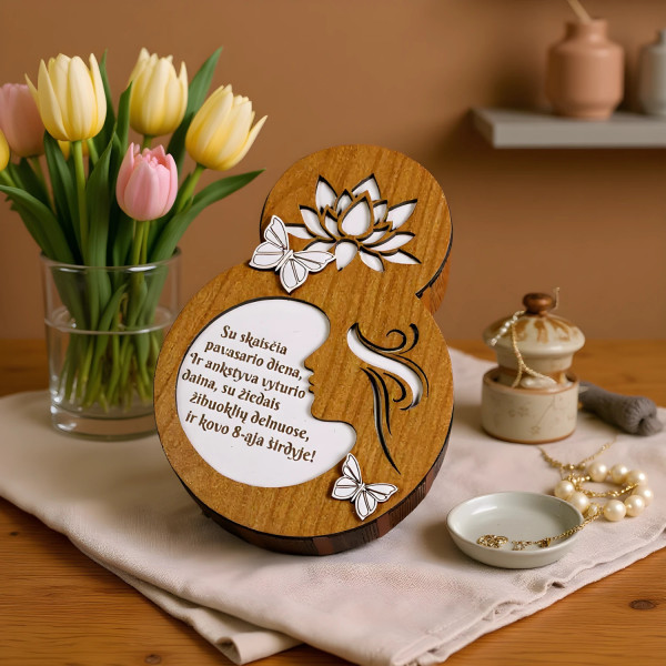 Graviruota dėžutė aštuoneto formos moters dienai, kelios spalvos