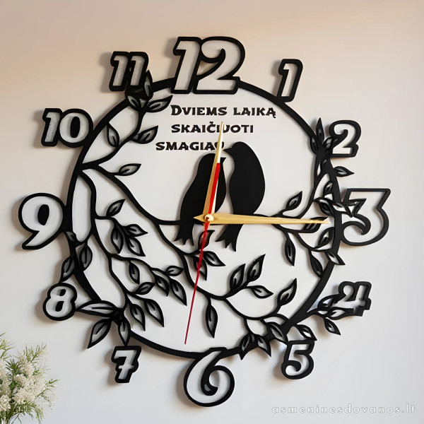 Sieninis laikrodis su tupinčiais paukščiukais . Graviruotas tekstas