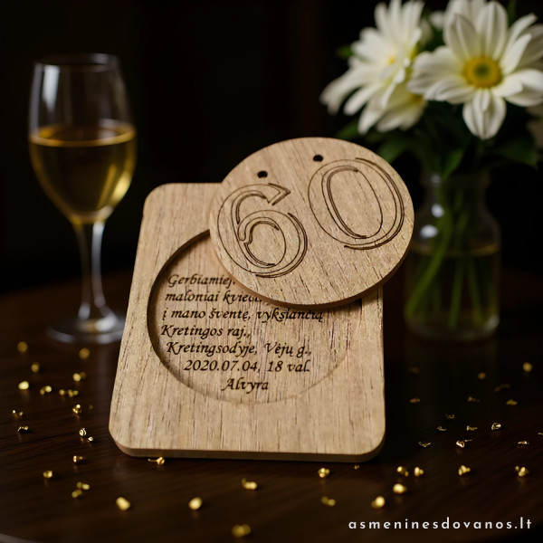 Graviruotas kvietimas jubiliejams, susideda iš dviejų dalių.