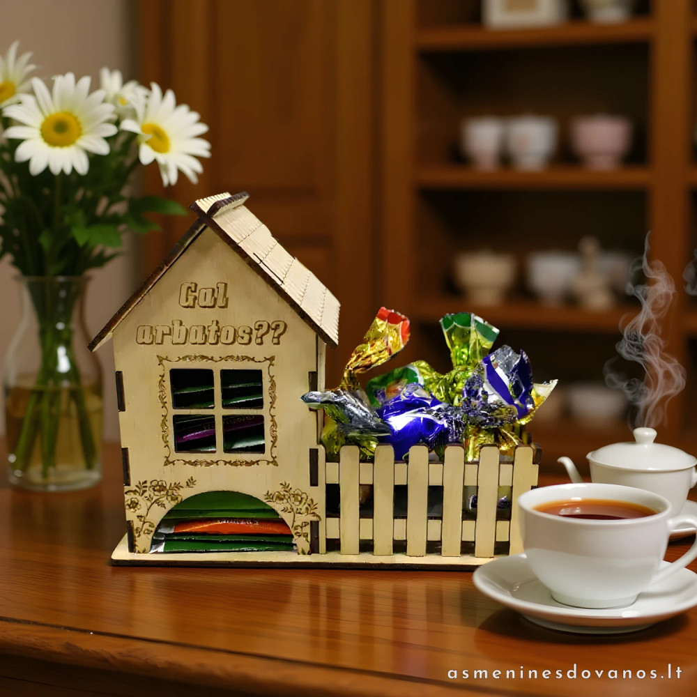 Namukas arbatai laikyti, su papildomu skyreliu skanėstams.