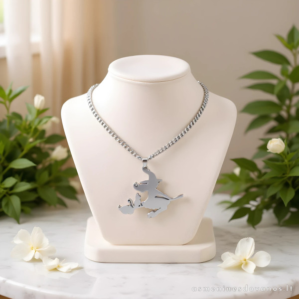 Nerūdijančio plieno pakabukas su grandinėle ragana, graviruojamas.