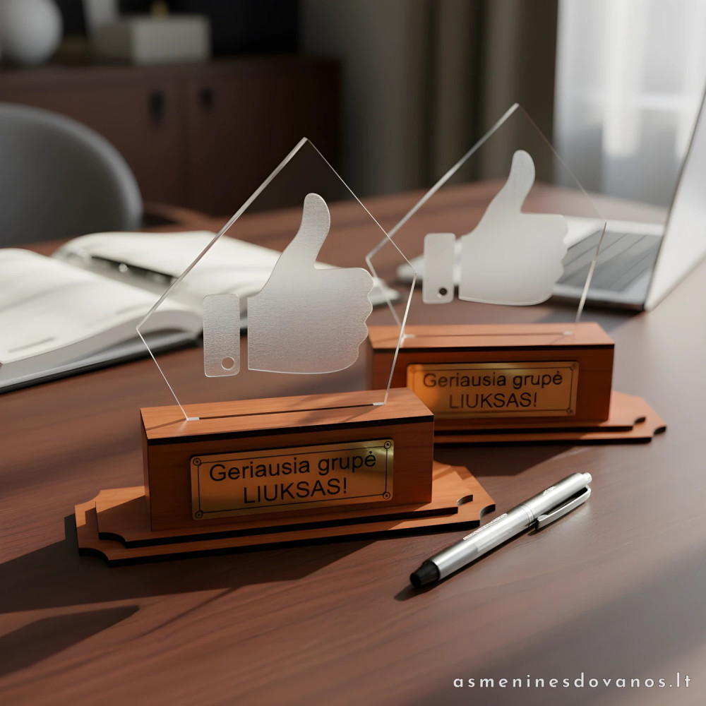 Graviruotas apdovanojimas universalus, tinkantis daugeliui pasiekimų