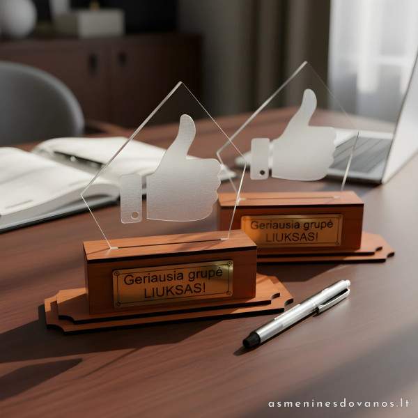 Graviruotas apdovanojimas universalus, tinkantis daugeliui pasiekimų