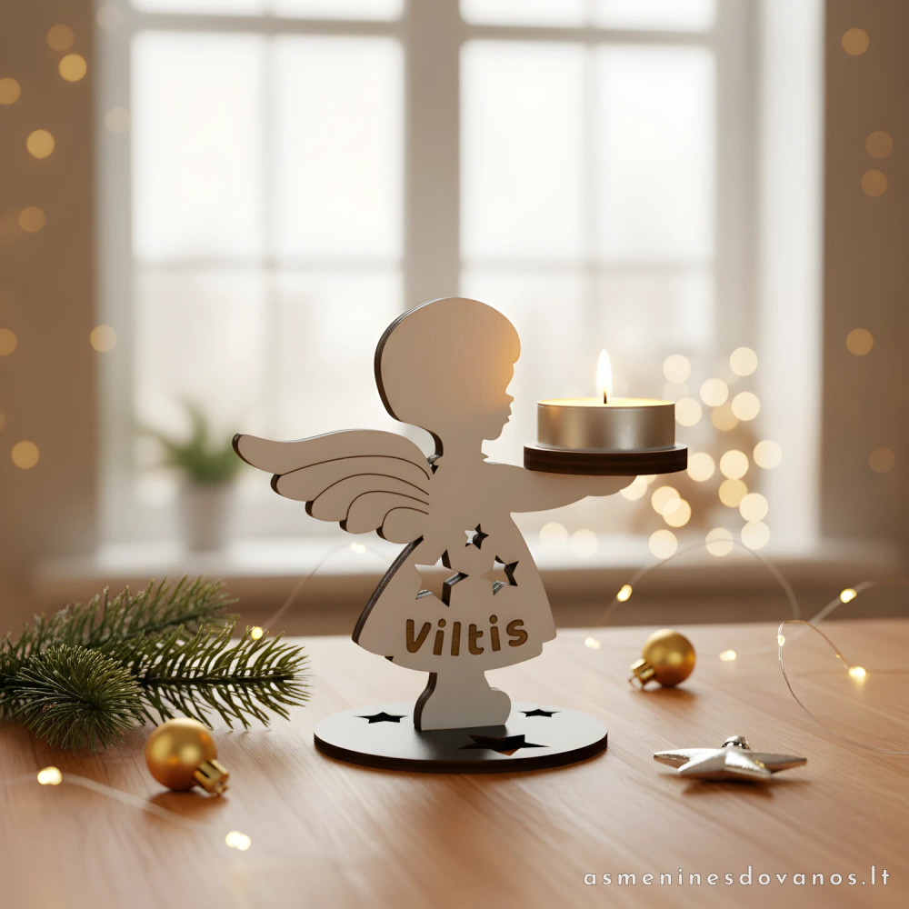 Žvakidė angeliukas, su graviruotu tekstu. Baltas stovelis žvakei.