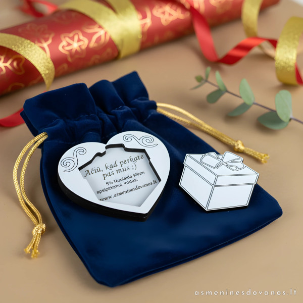 Graviruojams dviejų dalių kuponas prekybininkams, tinka kaip kvietimas