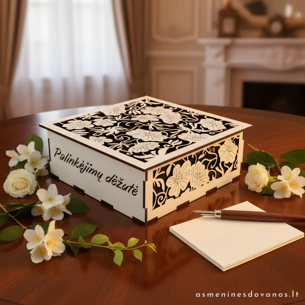 Medinė dėžutė atidarom, raižyta papuošimais, graviruotas tekstas