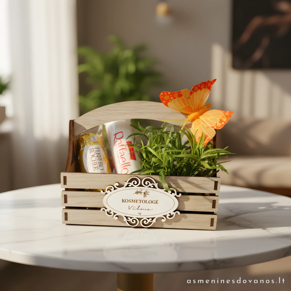 Krepšelis, gaminti puokštėms, dėti dovanas, dekoruoti šventes