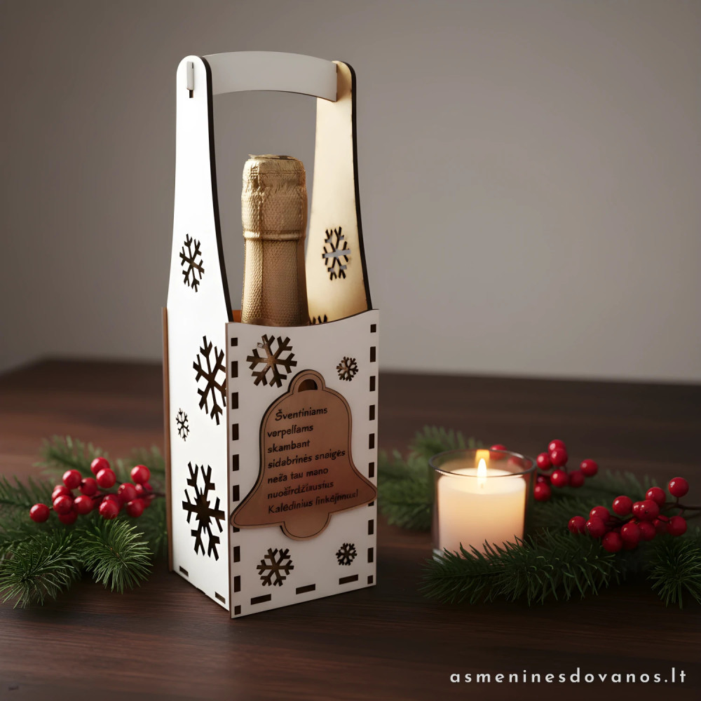 Kalėdinė dėžutė šampano buteliui su graviruotu palinkėjimu.