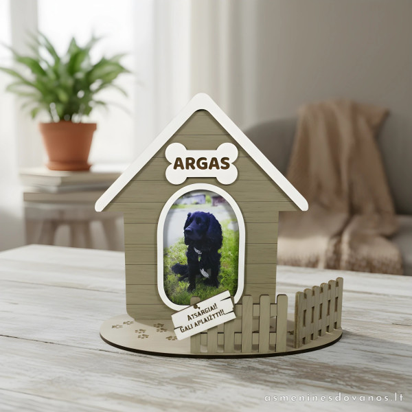 Rėmelis augintinio, šuniuko nuotraukai. Būdos formos graviruotas