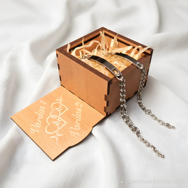 Personalizuotos apyrankės porai su graviruota dėžute