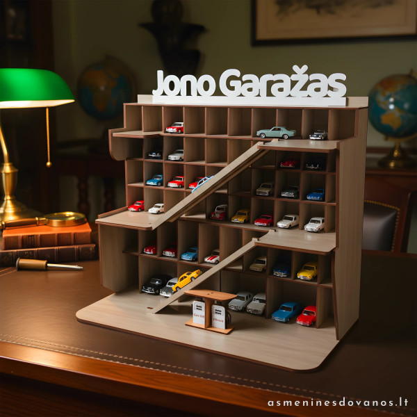 Garažas mašinėlėms – lentyna vaikiškiems automobiliams