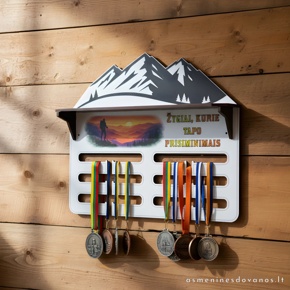 Medalių kabykla žygiams su lentynėle | Personalizuota