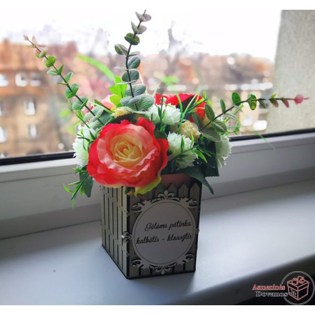 Gėlės vazono dekoracija - "Tvora"