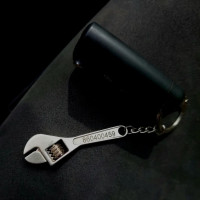 Raktų pakabukai automobiliui – originalios ir personalizuotos dovanos